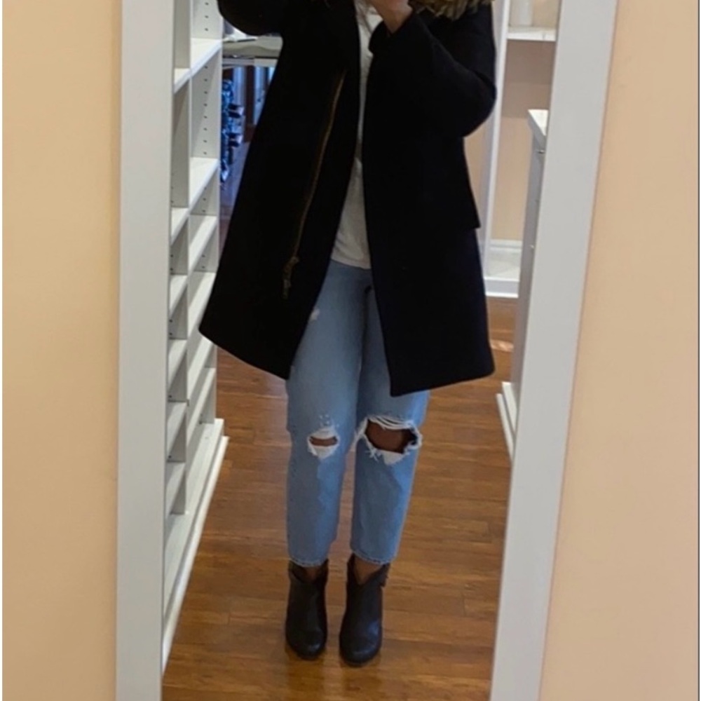 Levi’s destressed jeans - Picture 2 of 16